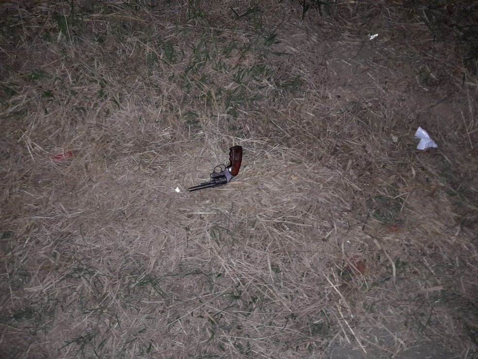 Arma utilizada no crime foi apreendida pela Polícia Militar — Foto: Arquivo pessoal