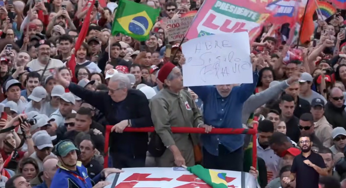 Lula diz que vai entregar ao TSE autorização para quebra de sigilo bancário e telefônico dele e da família