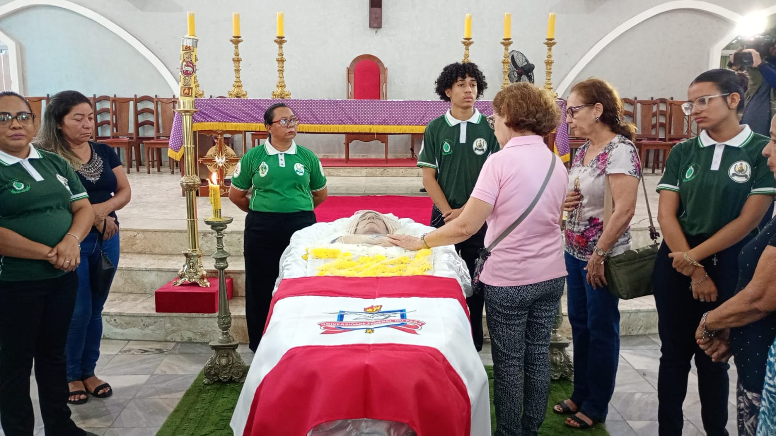 Com celebração religiosa, Dom Azcona recebe últimas homenagens em Belém 