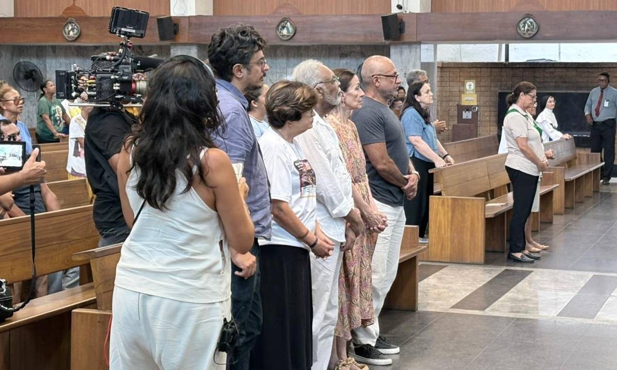 Gilberto Gil participa de missa em memória de Preta Gil em Salvador