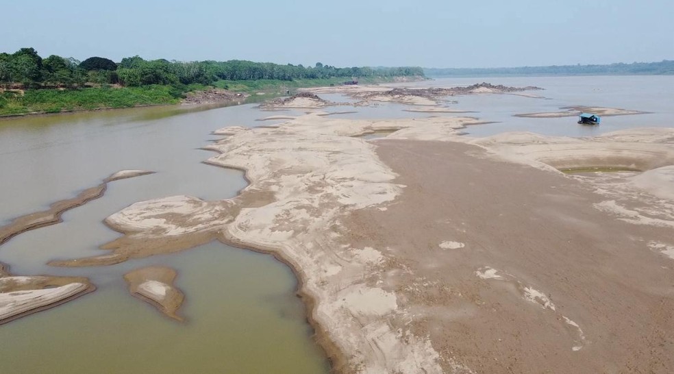 Bancos de areias sugem devido a seca do rio Madeira — Foto: Thiago Frota/ Rede Amazônica