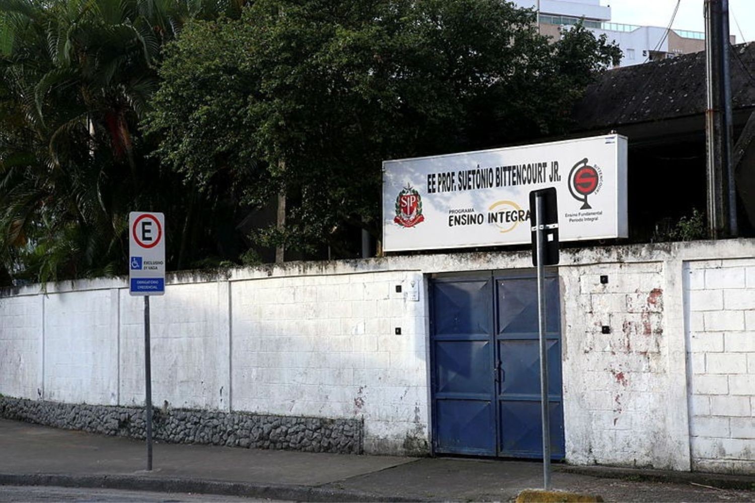Laboratório de química pega fogo em escola estadual e destrói materiais ...