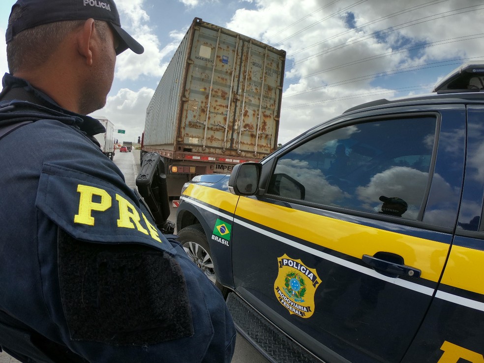 PRF inicia operação de fiscalização nas rodovias federais do Ceará no  feriado prolongado de Finados | Ceará | G1