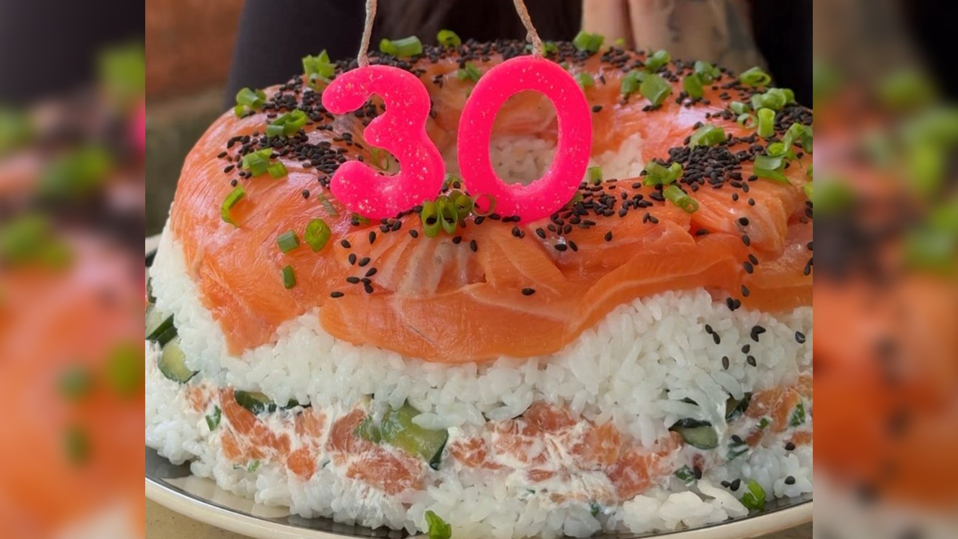 Bolo de sushi, 'big hot' e peixe com chips: releituras brasileiras de pratos asiáticos intrigam japoneses no interior de SP