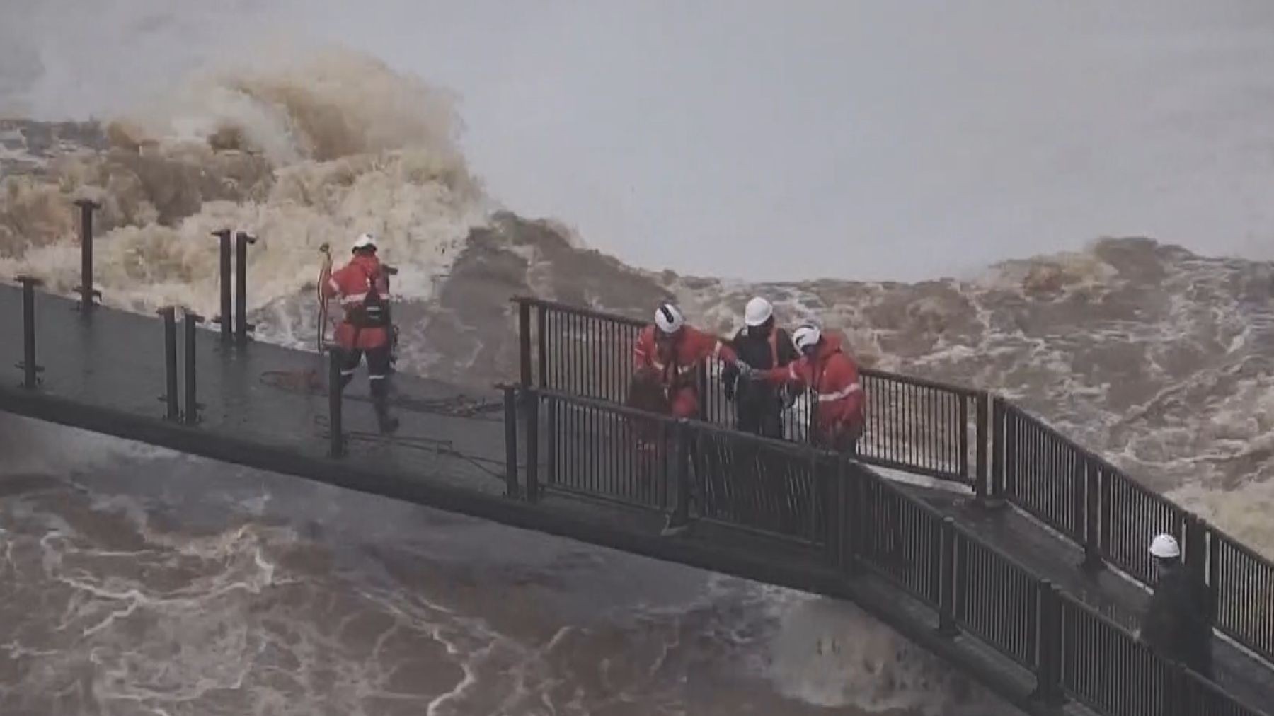 Cataratas do Iguaçu: Passarela Tem Grades Removidas por Vazão Elevada