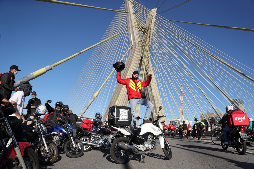 1º de julho de 2020 - Manifestação e paralisação de entregadores de aplicativo, em São Paulo — Foto: Amanda Perobelli/Reuters