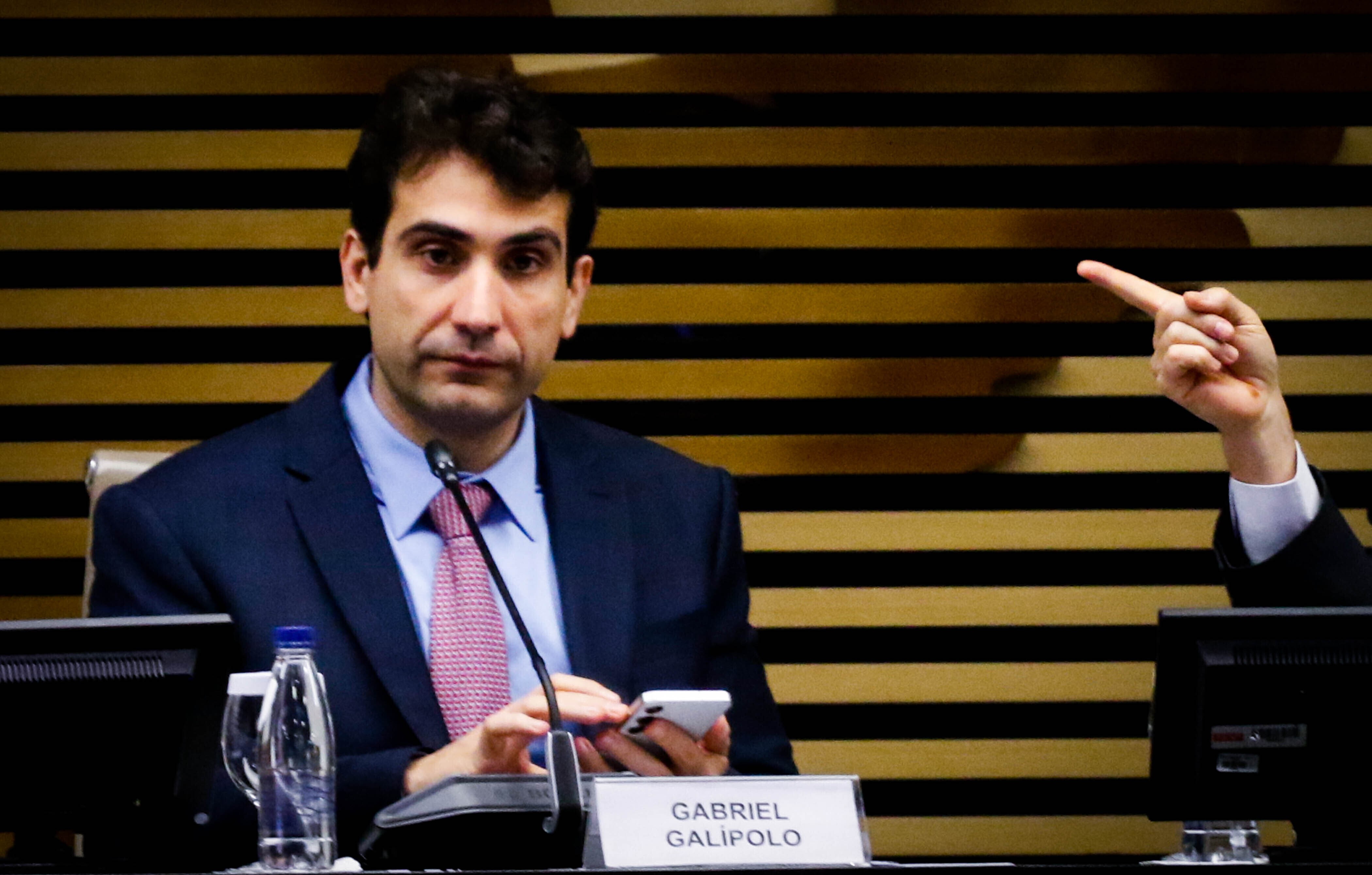 Antes de revogação, Galípolo alertou a Lula sobre impacto do IOF para investimentos de fundos no exterior 