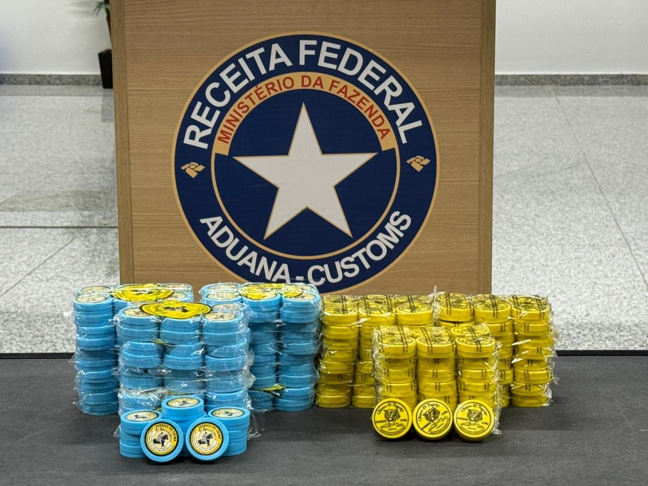 Receita Federal apreende 270 kg de tabaco no Aeroporto de Viracopos, em Campinas 