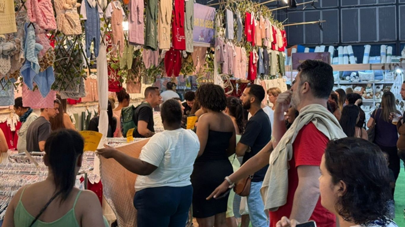 Feira para gestantes tem roupas a partir de R$ 1,99 e bordados personalizados em Campinas; veja