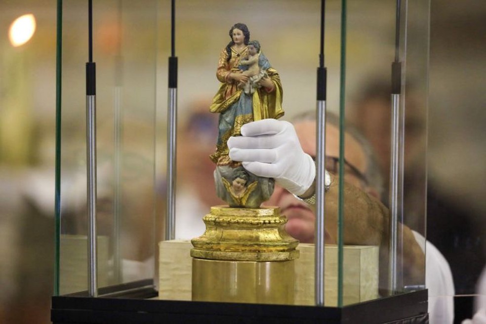 Imagem Original de Nossa Senhora de Nazaré encontrada por Plácido, que fica na Basílica de Nossa Santuário de Nazaré, em Belém. — Foto: Marco Santos / Agência Pará