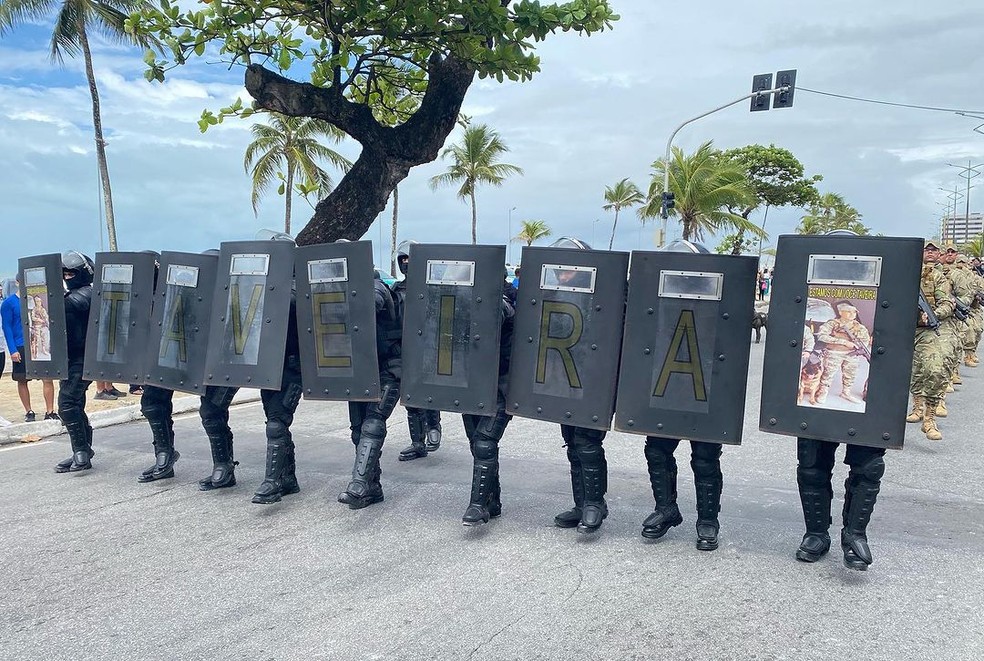 Militares do Bope da PM de Alagoas homenagearam o tenente Taveira no desfile de 7 de setembro em Maceió — Foto: Ascom/PMAL