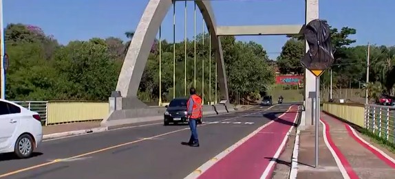 
Ponte estaiada terá tráfego em mão dupla na represa de Rio Preto