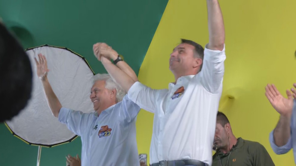 Ronaldo Caiado declara apoio ao candidato à Presidência da República Flávio Bolsonaro, em Goiás — Foto: Reprodução/TV Anhanguera