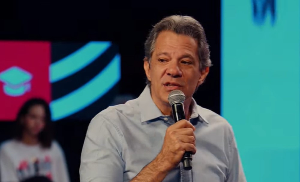 Haddad propõe novos concursos para professores e mudança na gestão de plataformas digitais em São Paulo
