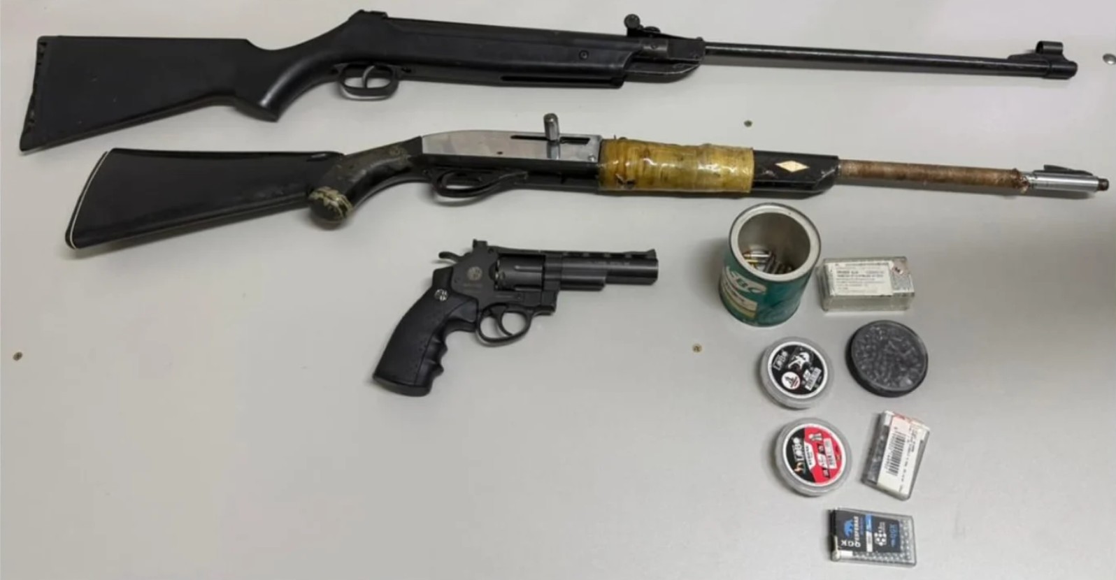 Homem se irrita com som de culto em igreja, atira da rua e vai preso no interior de SP