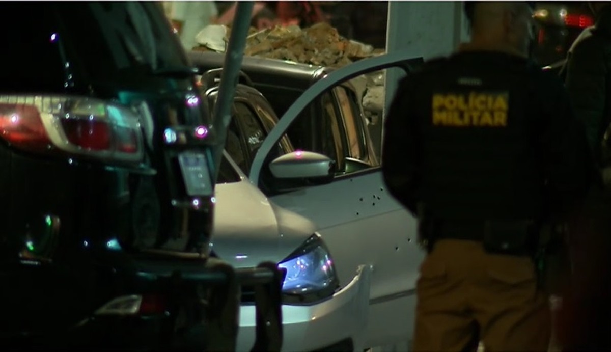 Suspeito de roubar carro morre após troca de tiros com a Polícia Militar em Curitiba Paraná G1