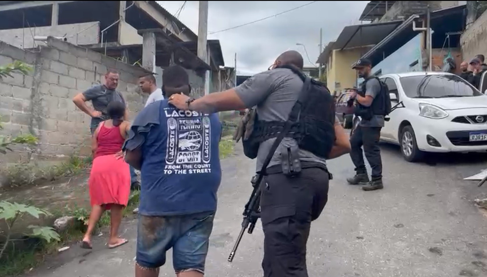 Polícia prende 'Hot Wheels' chefe do tráfico de comunidades de São João de Meriti, no RJ