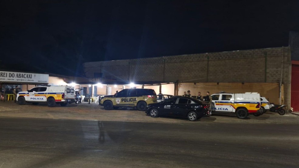 O bar conhecido como 'Inferninho' foi interditado — Foto: Polícia Militar/Divulgação