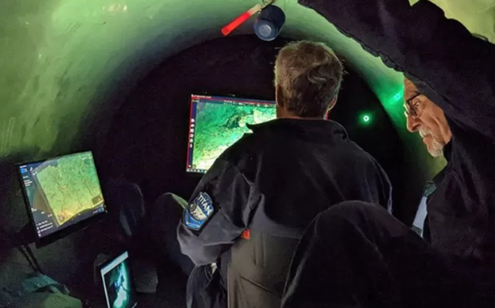 Os tripulantes do submarino Titan são protegidos da pressão esmagadora das profundezas oceânicas pelas espessas e reforçadas paredes do veículo — Foto: ALAMY