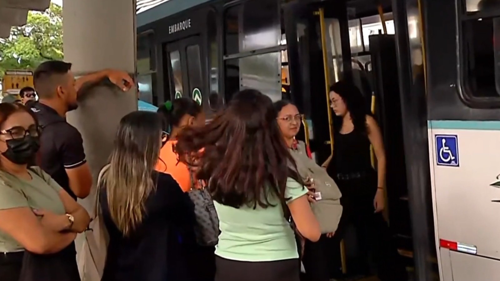 Linhas de ônibus que haviam sido suspensas voltam a circular em Fortaleza