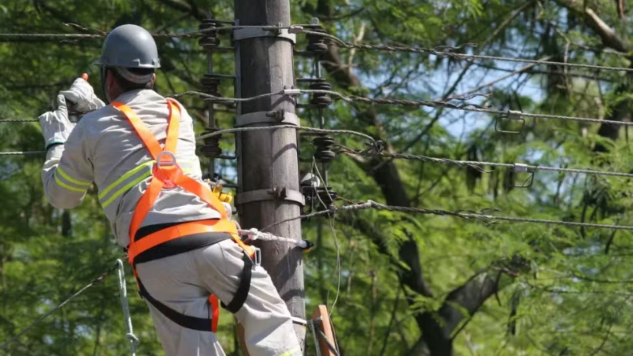 Manaus terá interrupção de energia nesta segunda-feira (14); veja locais e horários