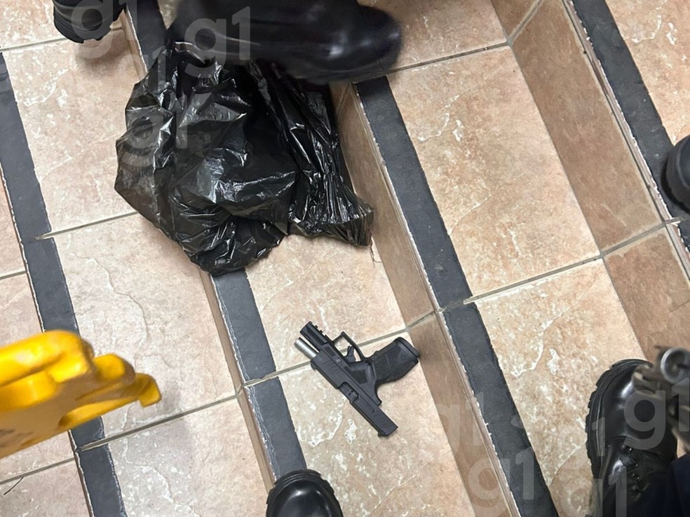 Aluno teria usado a arma do padrasto para atirar em colégio — Foto: Arquivo pessoal