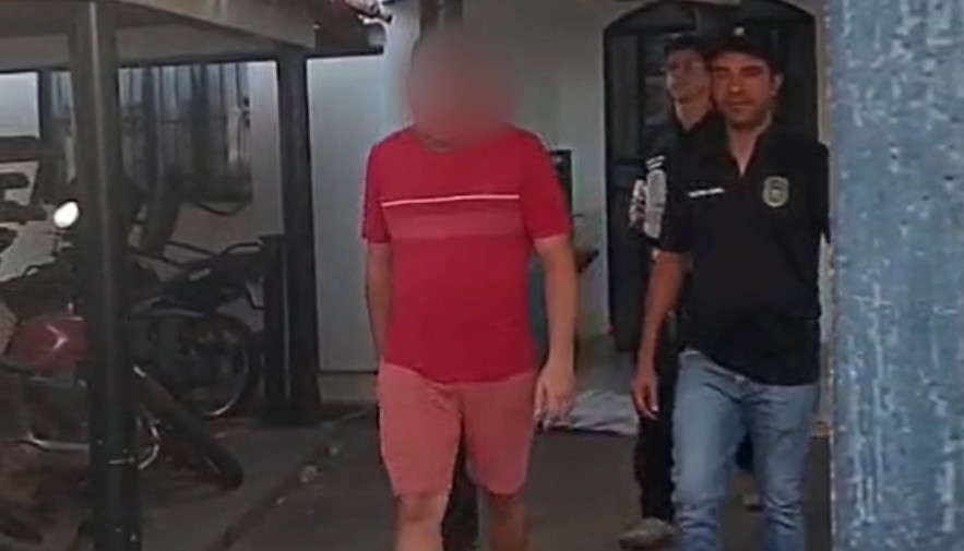 Suspeito de matar ex-companheira na frente dos filhos dela é preso após se apresentar em delegacia