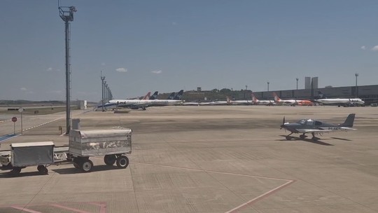 Aeroporto em Confins suspende atividades após problema na pista