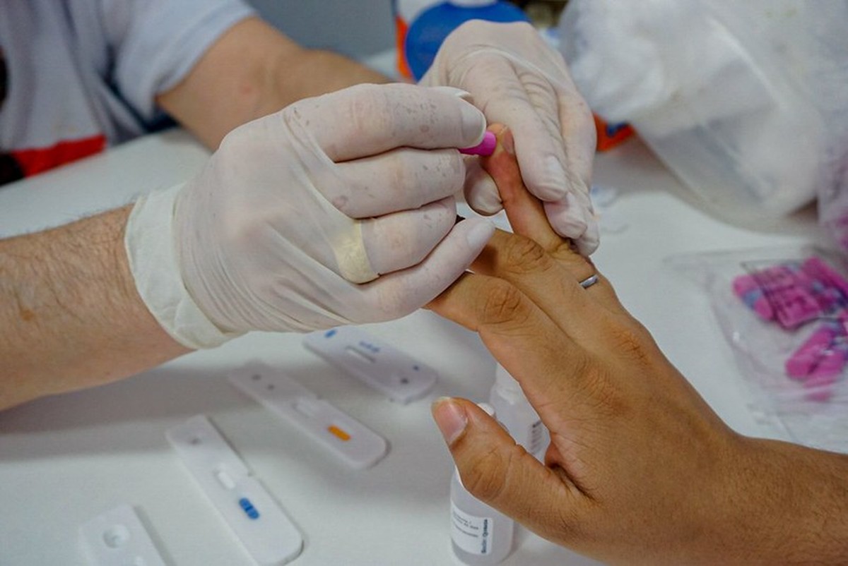 Novos testes em farmácias: saiba a diferença para exames de laboratório e  quando são recomendados, Saúde