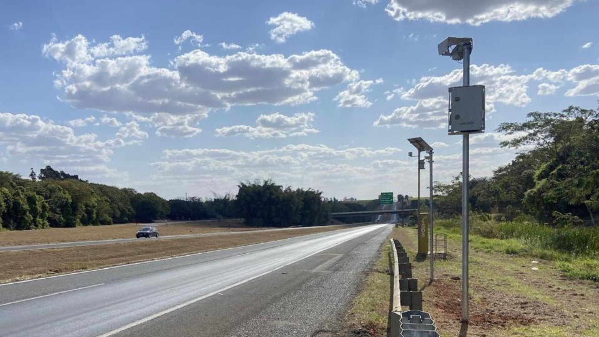 Dois novos radares começam a funcionar na Rodovia Washington Luís no interior de SP 