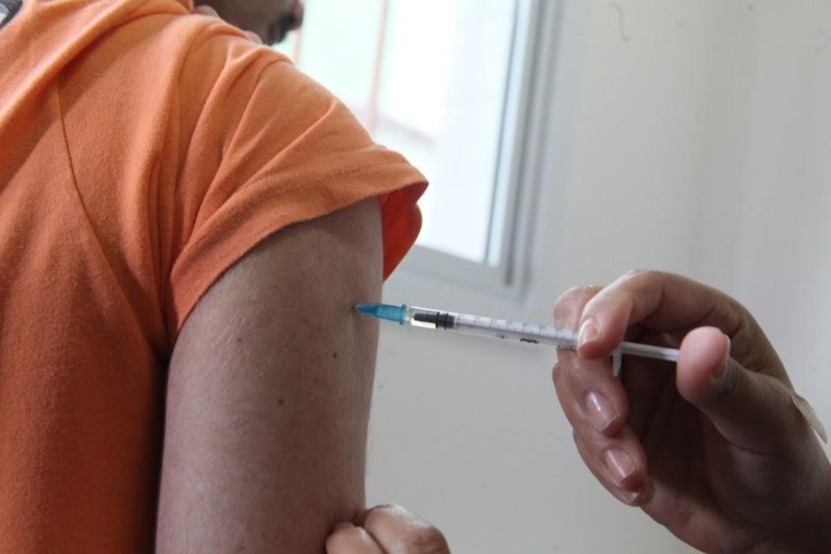 Santos ultrapassa 100 mil doses de vacina contra a gripe aplicadas