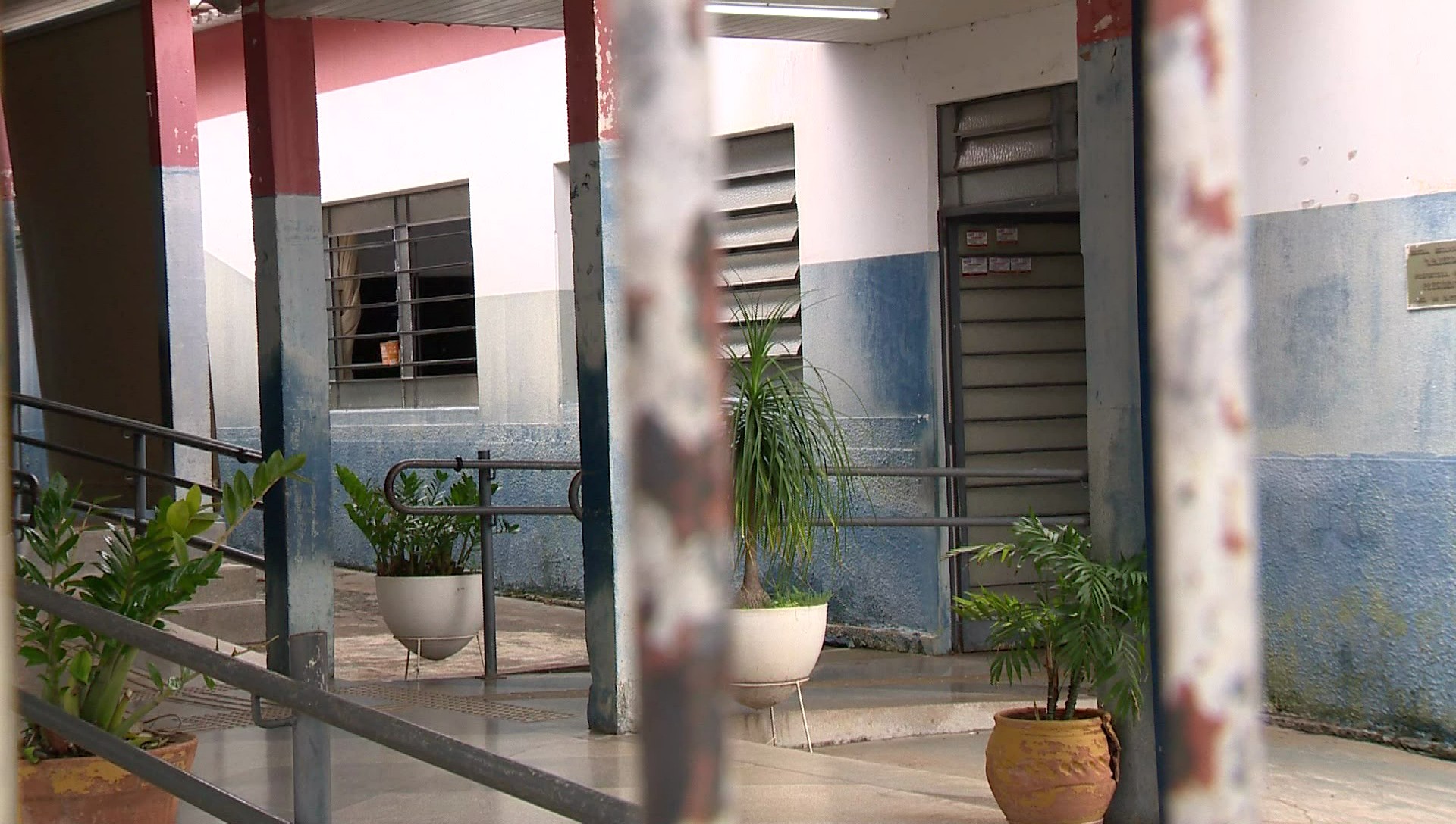 Escola Municipal Aparecida Alves tem fiação furtada, na Vila Formosa, em Presidente Prudente