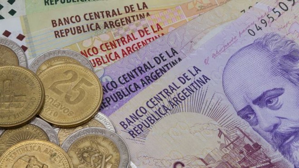 O peso argentino sofreu forte desvalorização nos últimos meses — Foto: Getty Images