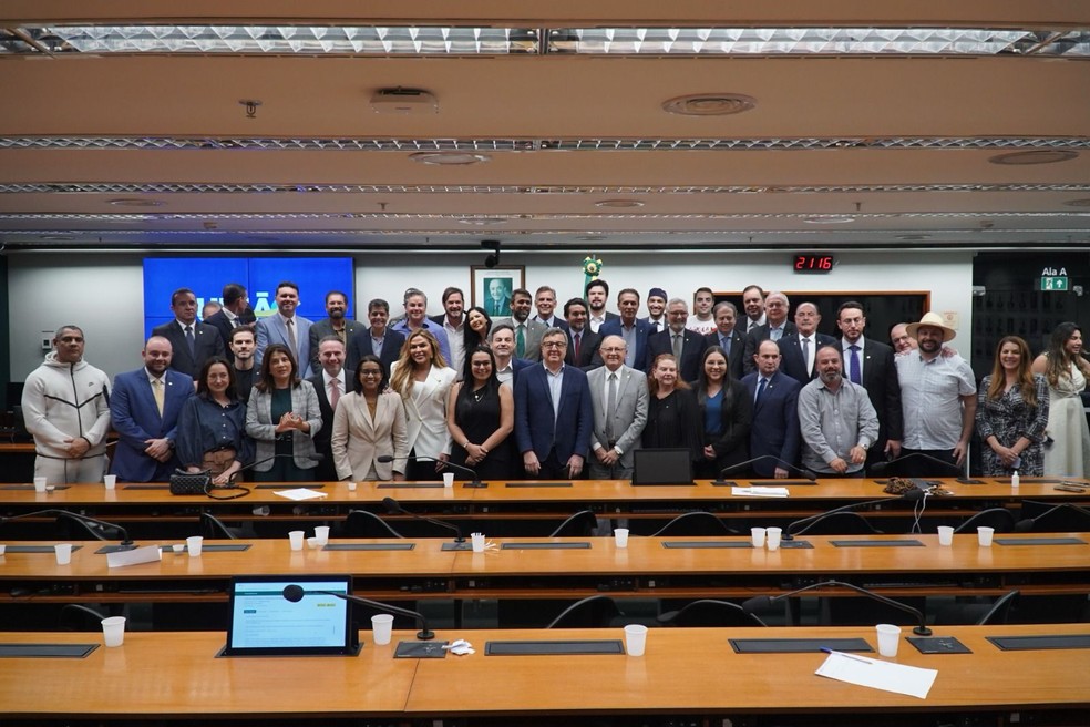 Parlamentares do União Brasil em reunião que aprovou federação com o PP — Foto: União na Câmara/Divulgação