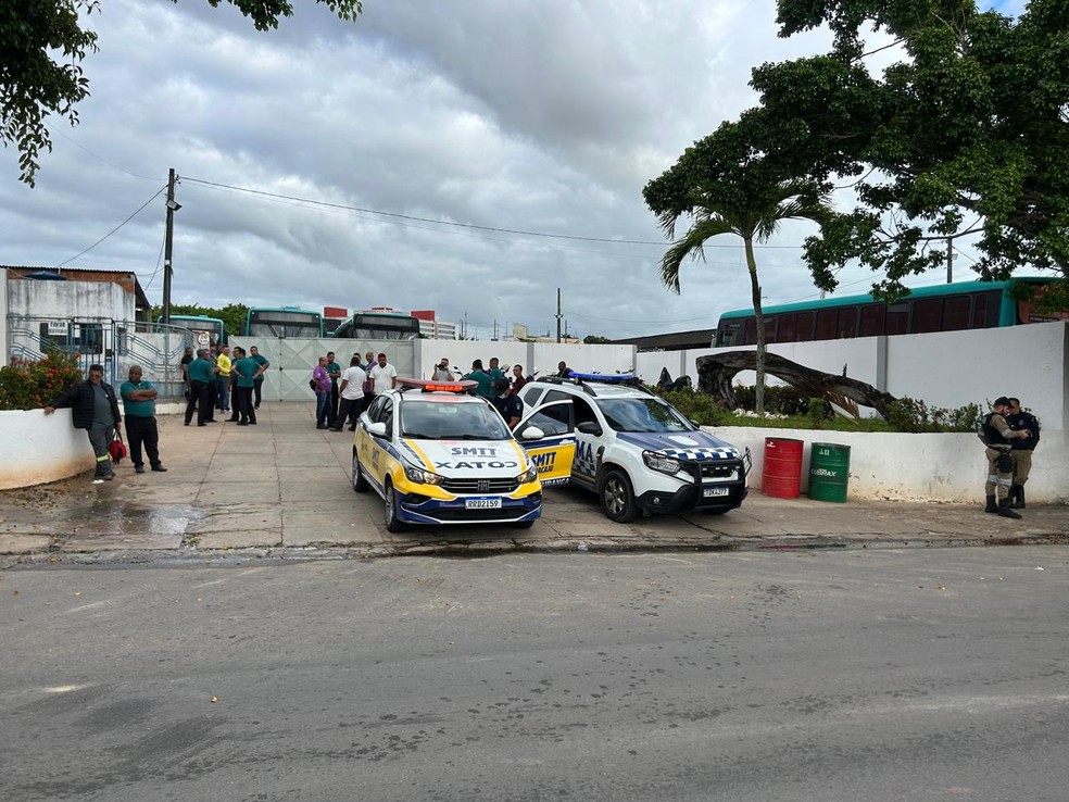 Mais de 100 ônibus são impedidos de circular em Aracaju durante substituição de frota. — Foto: Alan Magalhães/ TV Sergipe