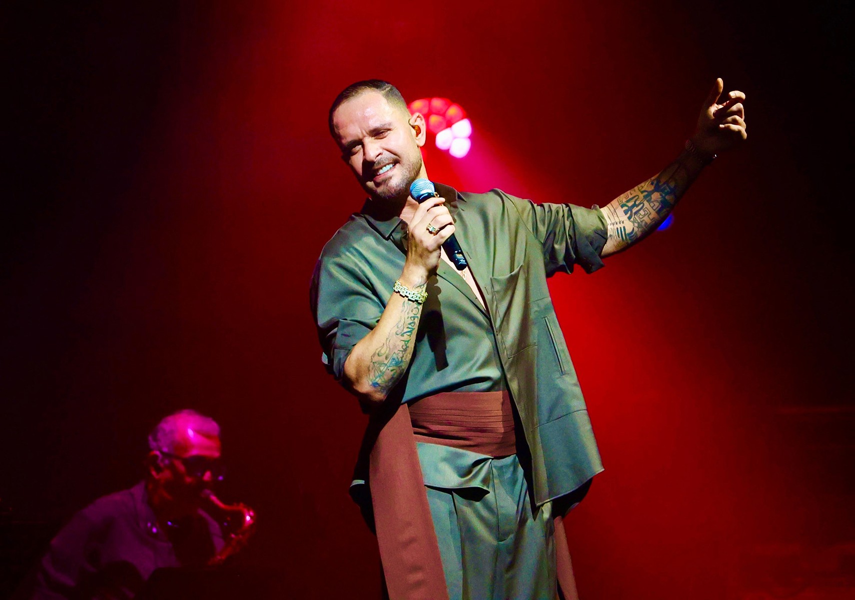 Diogo Nogueira evolui entre a gafieira e o pagode no balanço de 'Infinito samba'