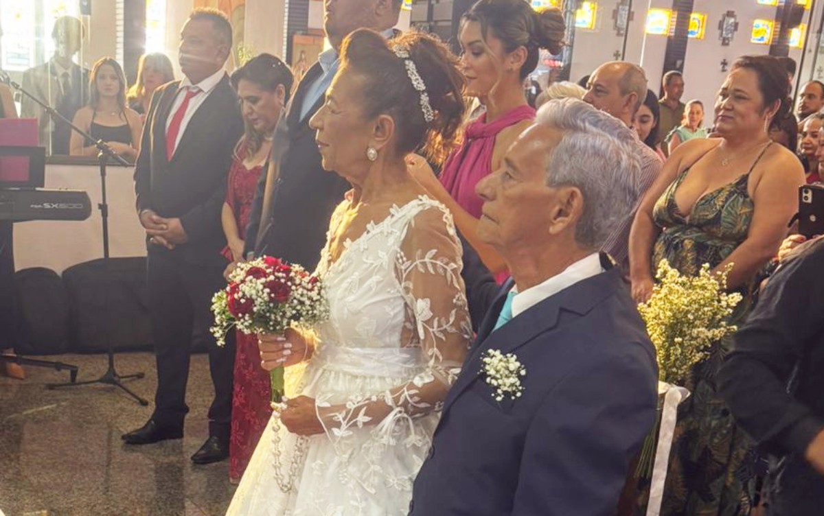 Idosa descobre amor em grupo da terceira idade e se casa aos 70 anos sem nunca ter namorado antes: 'Muito emocionante pra mim'