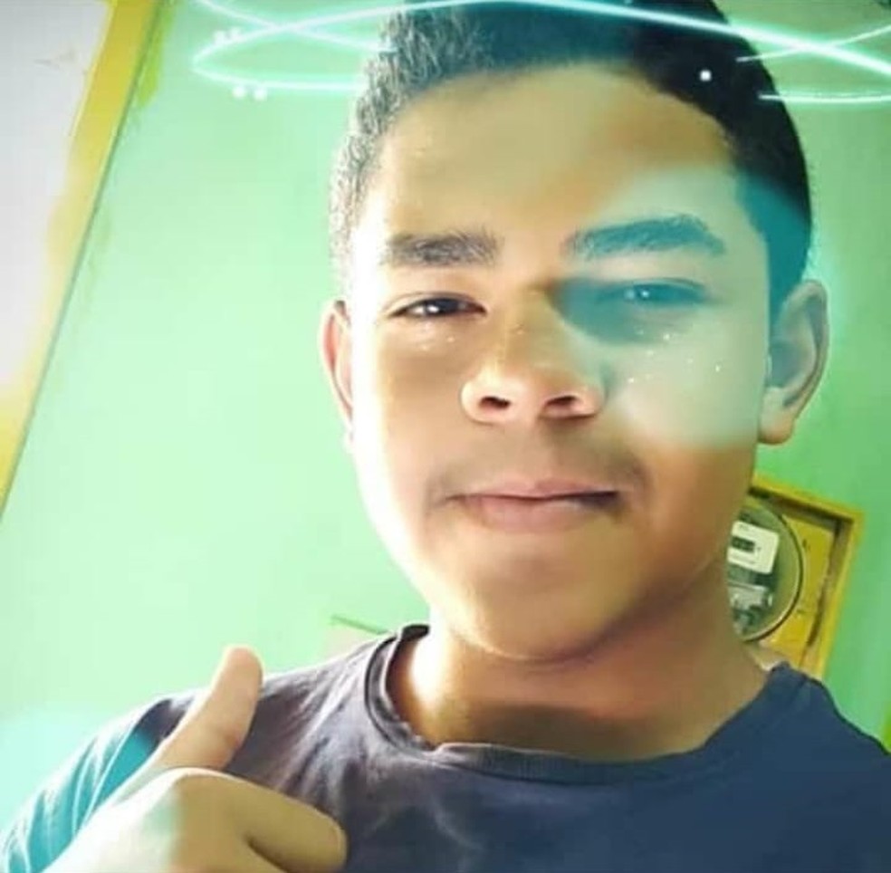 Coroinha morre atingido por bala perdida no Bairro Jacarecanga, em Fortaleza — Foto: Reprodução