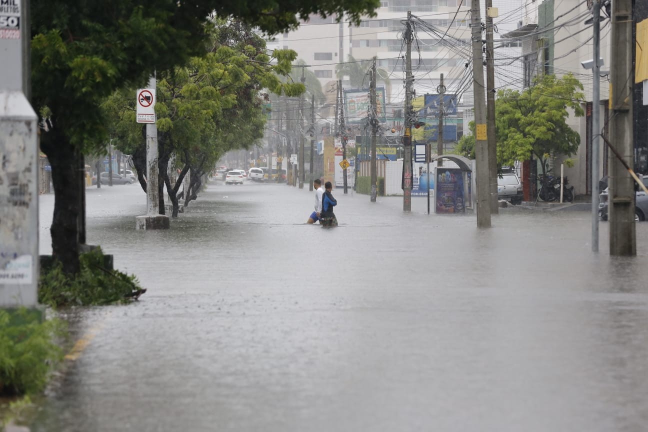 Fortaleza e outras cidades do Ceará voltam a receber alerta de chuvas intensas