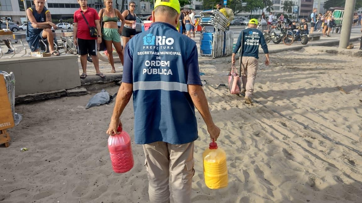 Prefeitura do Rio multa 160 barraqueiros no primeiro mês da Operação Verão 