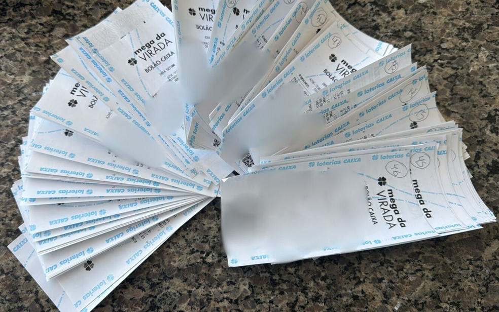 Grupo com histórico de prêmios na Mega da Virada aposta cerca de R$ 13 milhões em jogos para tentar ganhar sorteio de R$ 1 bilhão