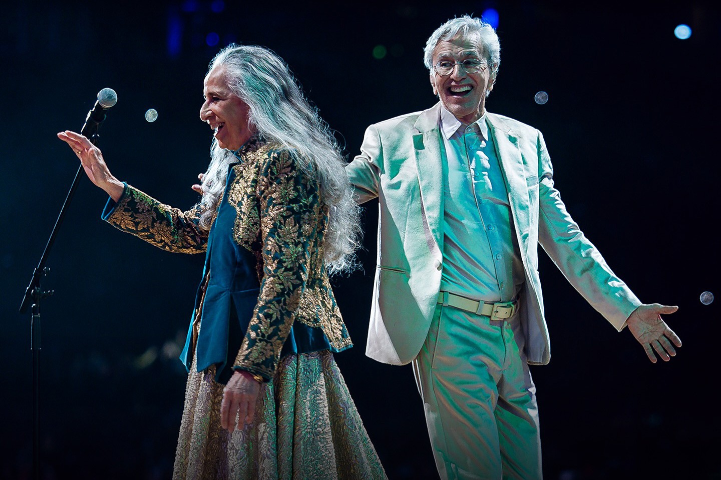 Caetano Veloso e Maria Bethânia cantam ‘Menino Deus’ para celebrar Porto Alegre no último show da turnê 