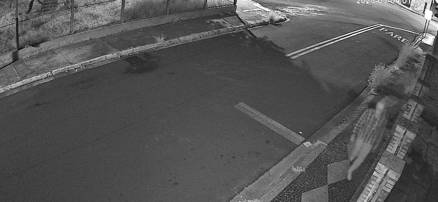 VÍDEO: homem furta casa e leva 11 armas de fogo e 900 munições em Penápolis