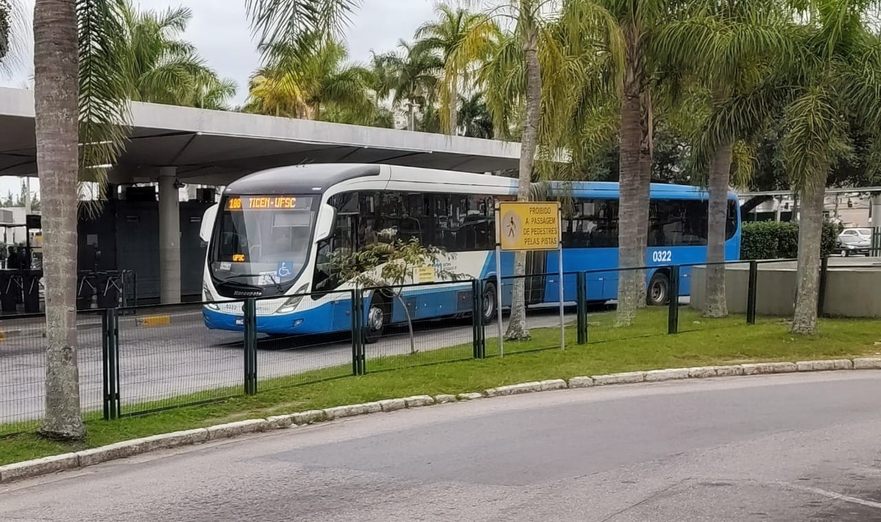 Homem morre no maior terminal de ônibus de Florianópolis após parada cardiorrespiratória