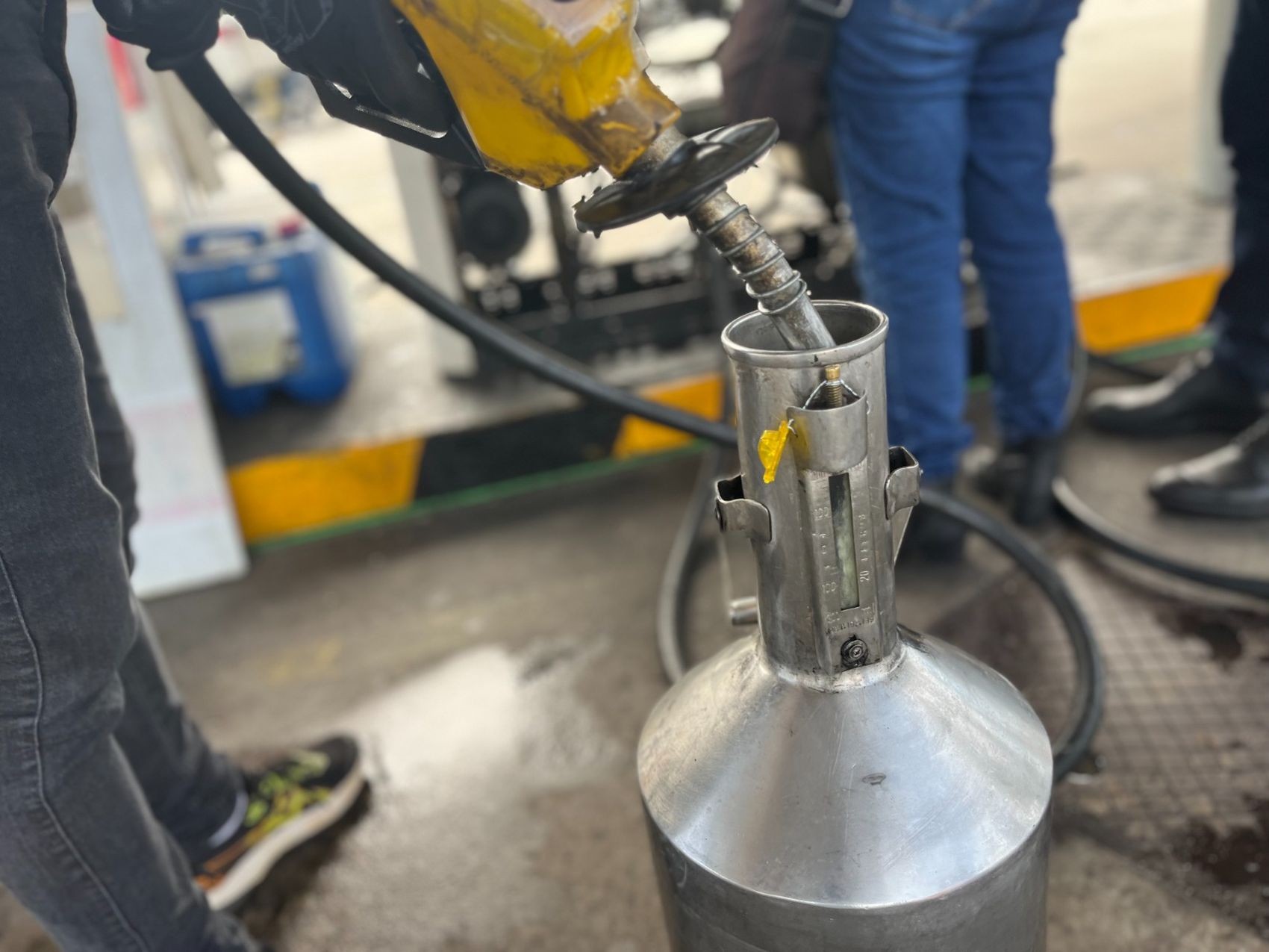Bombas de combustíveis são interditadas em postos de Aracaju após fiscalização