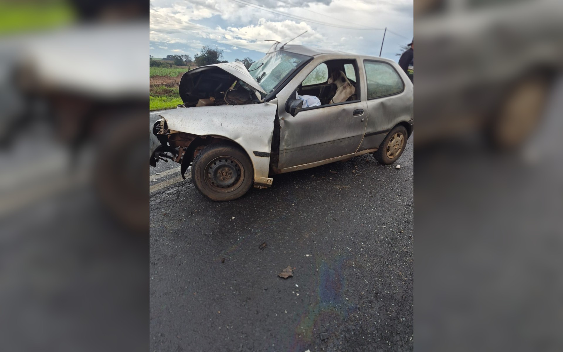 Motorista morre após bater carro contra carreta na SP-310