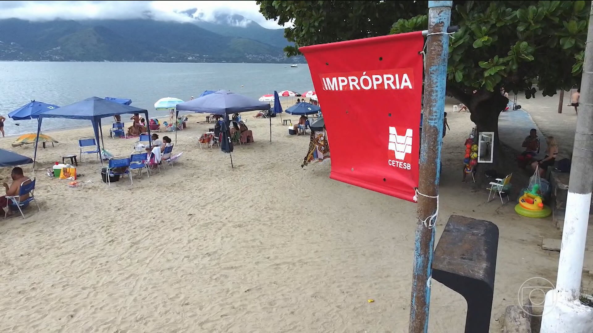 Surto de virose no litoral de SP reforça importância de turistas estarem atentos à qualidade da água das praias