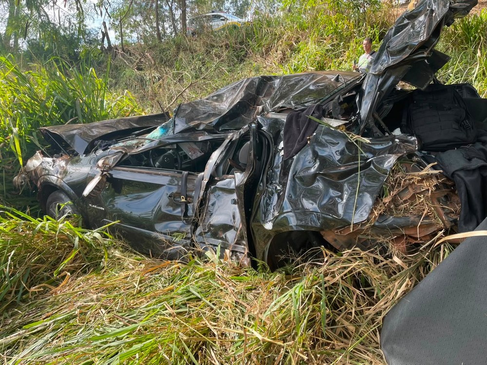  Nova Independência-SP: Motorista morre após carro capotar em ribanceira às margens de rodovia