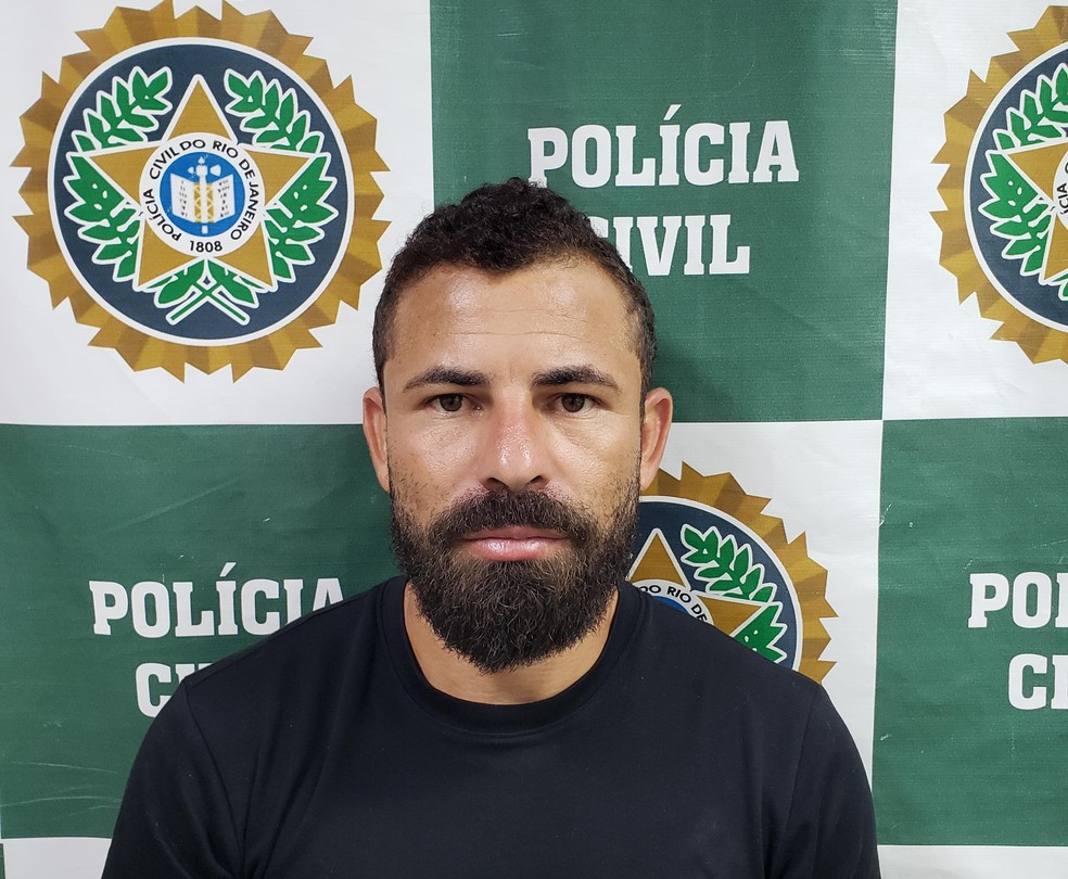 Policiais civis da 121ª DP de Casimiro de Abreu prenderam o influenciador digital Renan Rocha de Assis, conhecido nas redes sociais como Renan Finnellon — Foto: Polícia Civil
