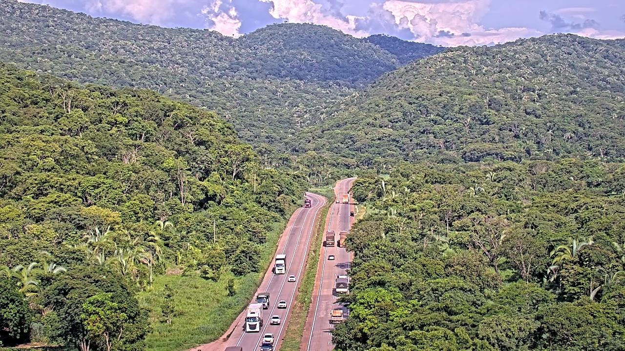 Serra São Vicente é interditada por 7 horas neste sábado (27) para retirada de carreta envolvida em acidente